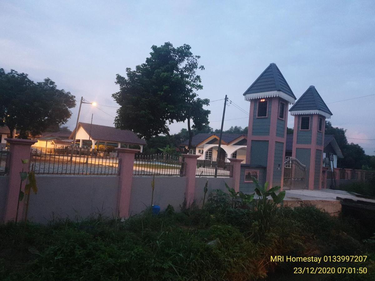 Mri Residence - Homestay In Sg Buloh With Swimming Pool - No Pork&Alcohol Allowed Bandar Puncak Alam Exteriér fotografie