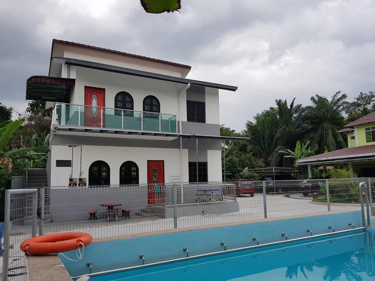 Mri Residence - Homestay In Sg Buloh With Swimming Pool - No Pork&Alcohol Allowed Bandar Puncak Alam Exteriér fotografie